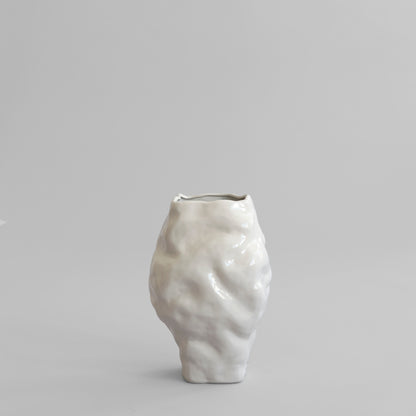 101 Copenhagen - Katachi Vase, Medio