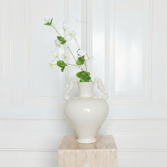 White sweet pea flower